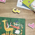 Des livres et des symboles pour bébé en langue arabe